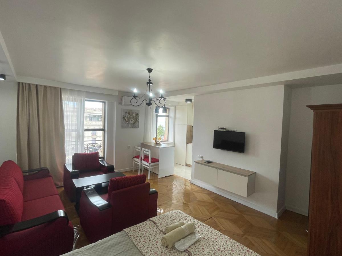 Apartment 2 Minutes From The Sea 바투미 외부 사진