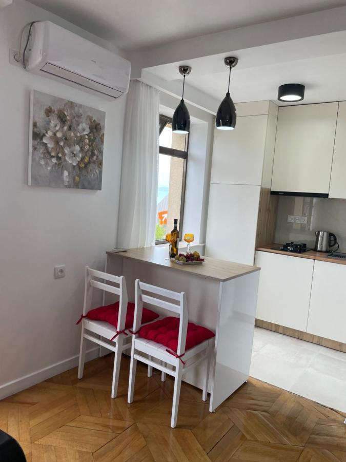Apartment 2 Minutes From The Sea 바투미 외부 사진