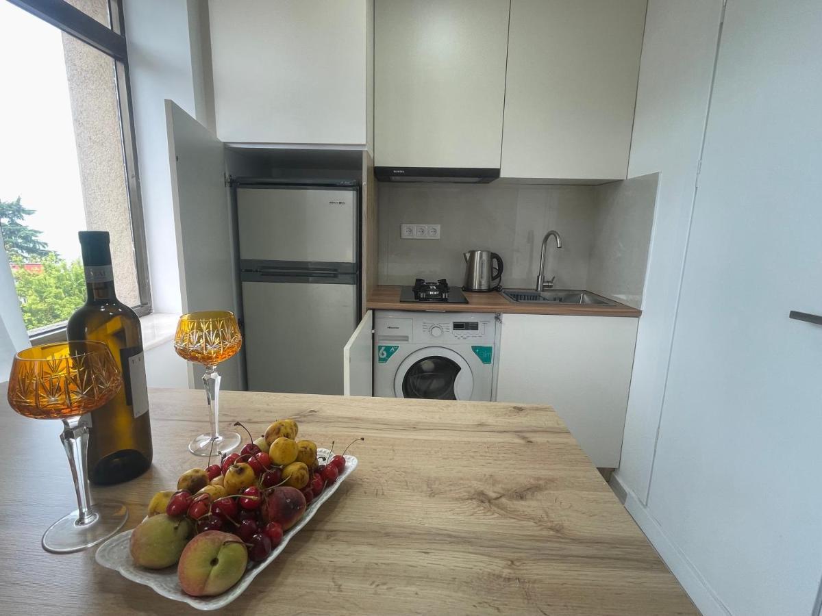 Apartment 2 Minutes From The Sea 바투미 외부 사진