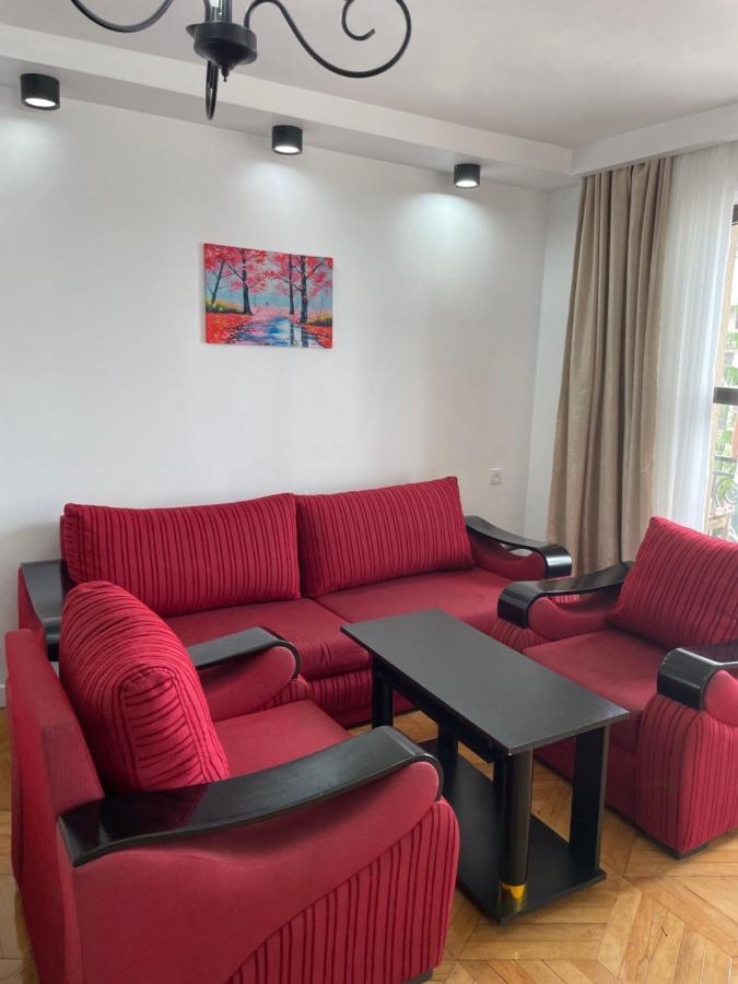Apartment 2 Minutes From The Sea 바투미 외부 사진